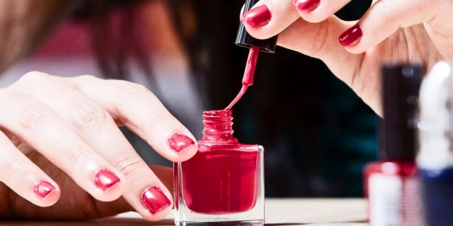 Toxic Nail Polish Ingredients: Guide to Choosing Safe Products